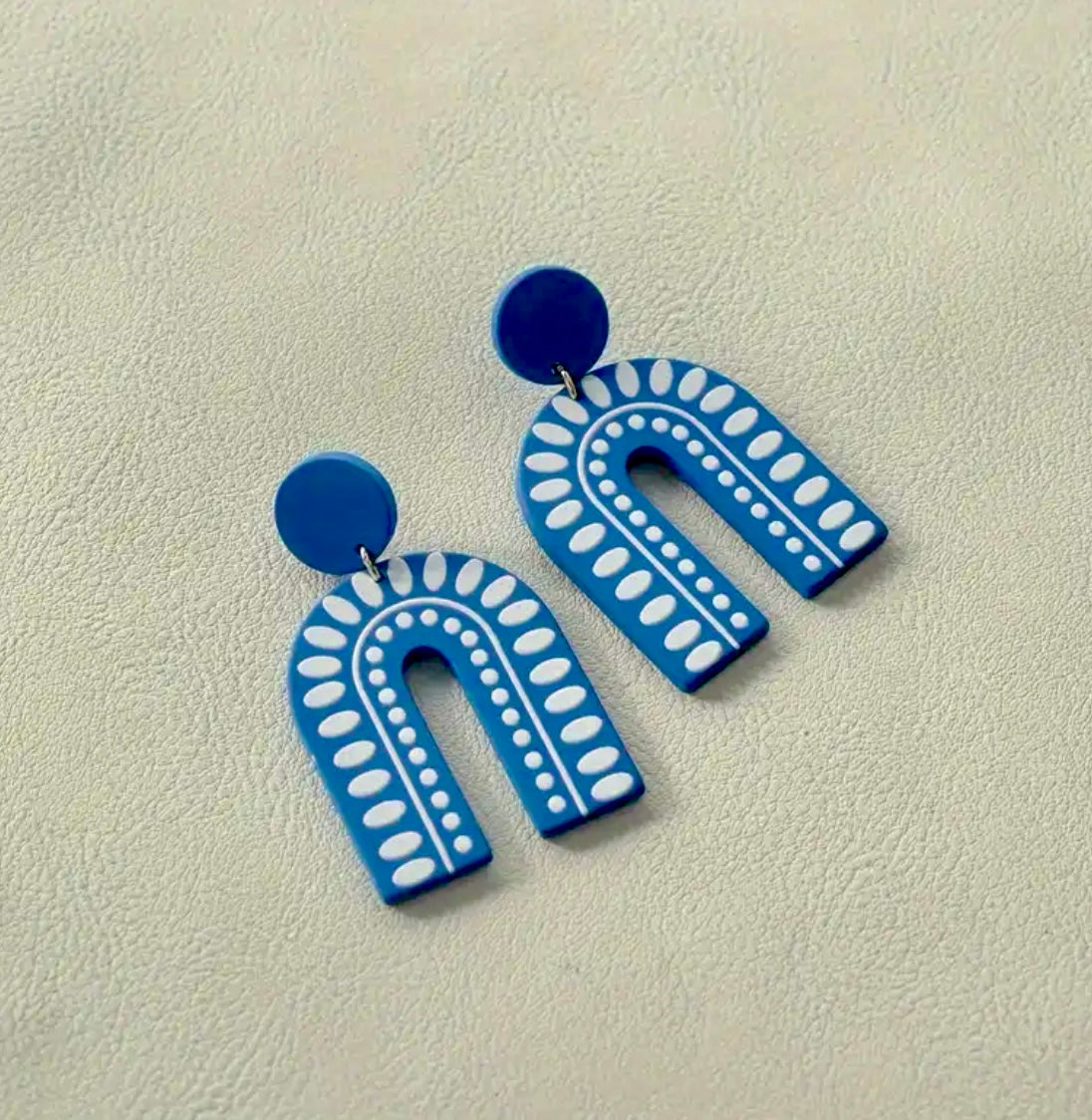 Dotted Arch Earrings