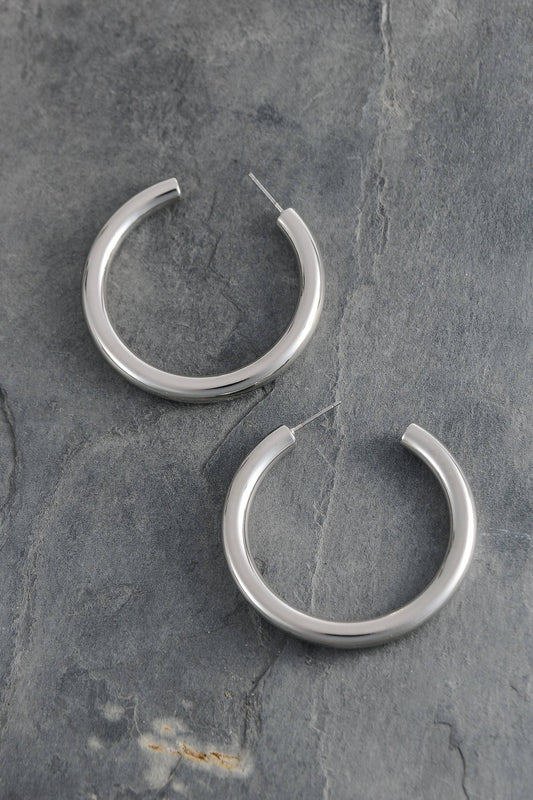 CLASSIC CHUNKY HOOP EARRINGS